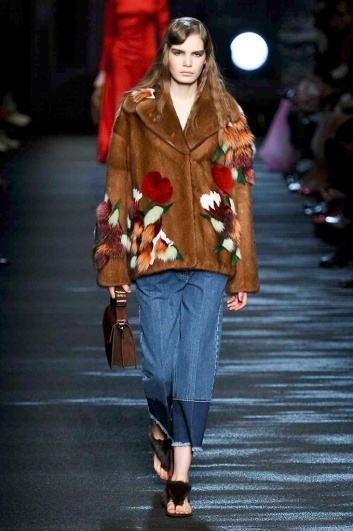 Fotoservizio/FW 2016-2017/WOMEN/BLUMARINE/DP2/8