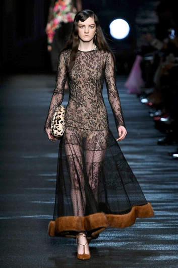 Fotoservizio/FW 2016-2017/WOMEN/BLUMARINE/DP2/20