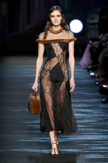 Fotoservizio/FW 2016-2017/WOMEN/BLUMARINE/DP2/23