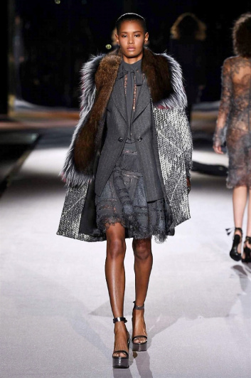 Fotoservizio/FW 2016-2017/WOMEN/ERMANNO SCERVINO/DP2/7