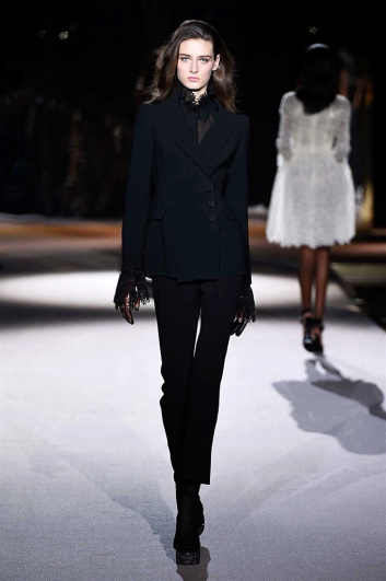 Fotoservizio/FW 2016-2017/WOMEN/ERMANNO SCERVINO/DP2/8
