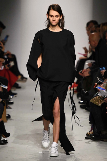 Fotoservizio/FW 2016-2017/WOMEN/PORTS 1961/DP2/1