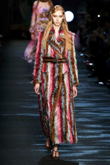 Fotoservizio/FW 2016-2017/WOMEN/BLUMARINE/DP2/3