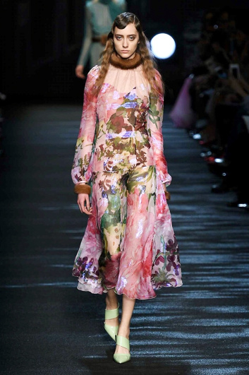 Fotoservizio/FW 2016-2017/WOMEN/BLUMARINE/DP2/4