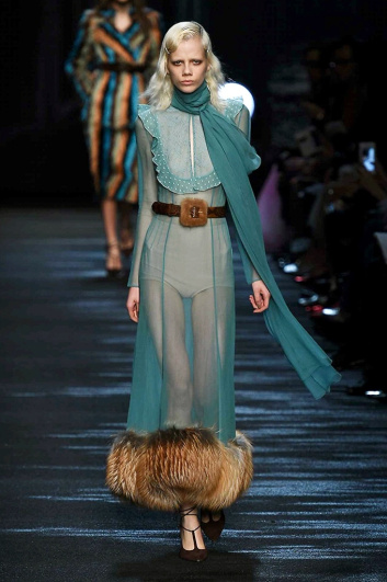 Fotoservizio/FW 2016-2017/WOMEN/BLUMARINE/DP2/5