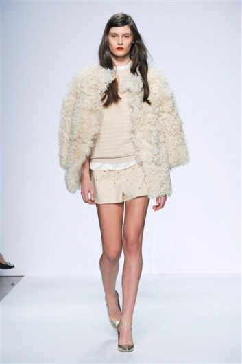 Fotoservizio/FW 2012-2013/WOMEN/.NORMALUISA/1