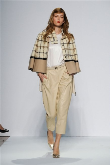 Fotoservizio/FW 2012-2013/WOMEN/.NORMALUISA/5