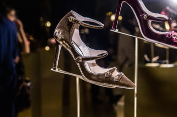 Fotoservizio/FW 2016-2017/WOMEN/JIMMY CHOO/DP2/3
