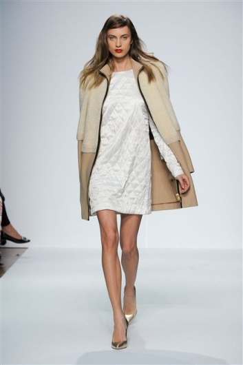 Fotoservizio/FW 2012-2013/WOMEN/.NORMALUISA/10