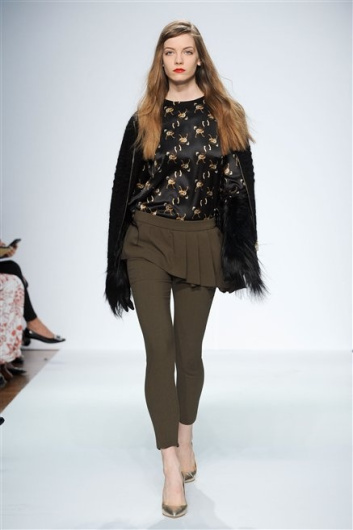 Fotoservizio/FW 2012-2013/WOMEN/.NORMALUISA/16