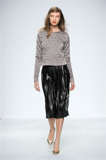 Fotoservizio/FW 2012-2013/WOMEN/.NORMALUISA/26