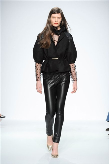 Fotoservizio/FW 2012-2013/WOMEN/.NORMALUISA/35
