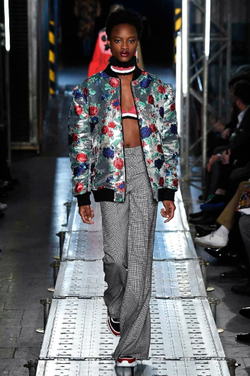 Fotoservizio/FW 2016-2017/WOMEN/MSGM/DP2/3