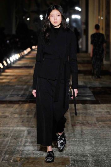 Fotoservizio/FW 2016-2017/WOMEN/DAMIR DOMA/DP2/4