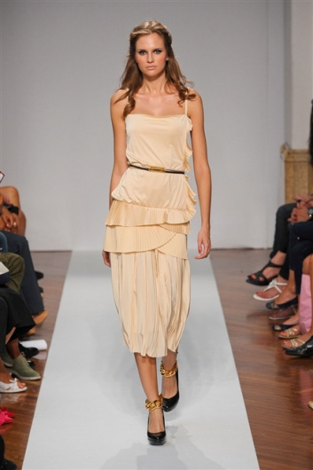 Fotoservizio/SS 2012/WOMEN/.NORMALUISA/28