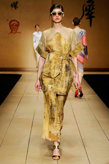 Fotoservizio/FW 2016-2017/WOMEN/LAURA BIAGIOTTI/DP2/3