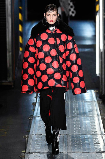 Fotoservizio/FW 2016-2017/WOMEN/MSGM/DP2/1