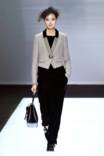 Fotoservizio/FW 2016-2017/WOMEN/GIORGIO ARMANI/DP2/0