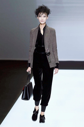 Fotoservizio/FW 2016-2017/WOMEN/GIORGIO ARMANI/DP2/7