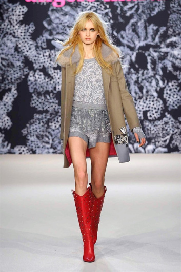 Fotoservizio/FW 2016-2017/WOMEN/ANGELO MARANI/DP2/0