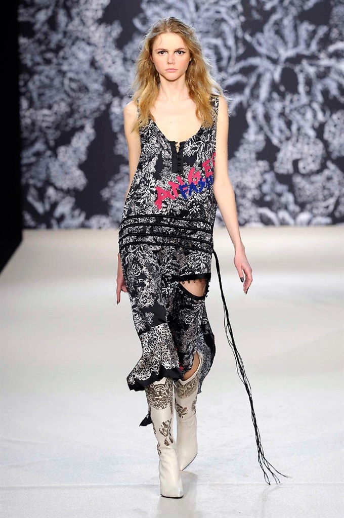 Fotoservizio/FW 2016-2017/WOMEN/ANGELO MARANI/DP2/9