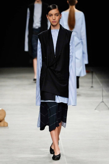 Fotoservizio/FW 2016-2017/WOMEN/LUCIO VANOTTI/DP2/1