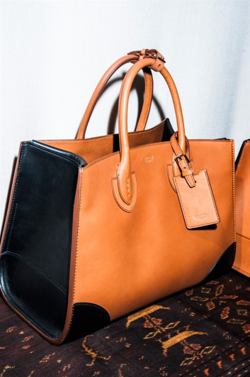 Fotoservizio/FW 2016-2017/WOMEN/BERTONI 1949/DP2/21