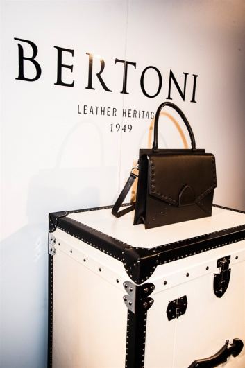 Fotoservizio/FW 2016-2017/WOMEN/BERTONI 1949/DP2/24