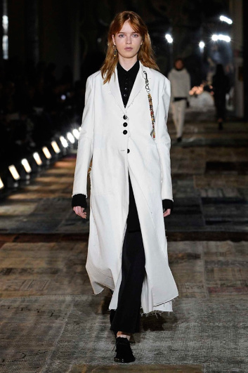 Fotoservizio/FW 2016-2017/WOMEN/DAMIR DOMA/DP2/1