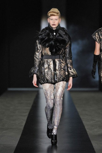 Fotoservizio/FW 2012-2013/WOMEN/SERGEI GRINKO/15
