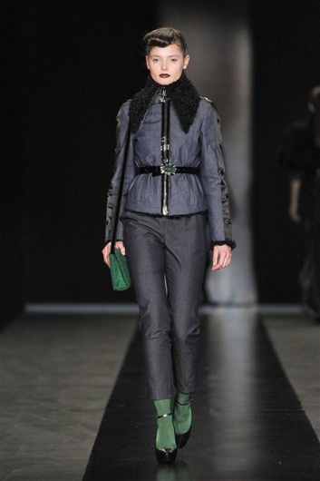 Fotoservizio/FW 2012-2013/WOMEN/SERGEI GRINKO/25