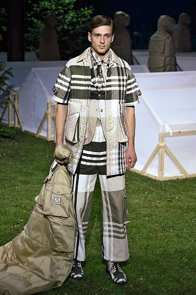 Fotoservizio/SS 2017/MEN/MONCLER GAMME BLEU/DP2/1
