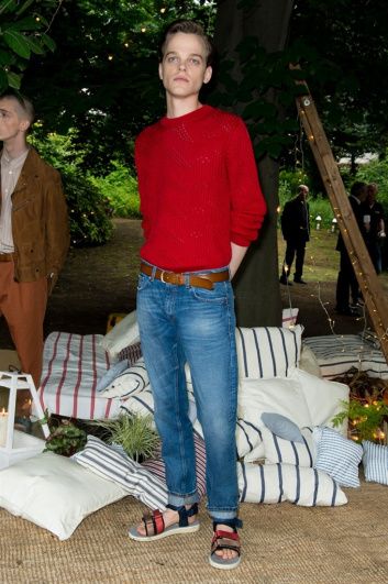 Fotoservizio/SS 2017/MEN/DONDUP/DP2/7