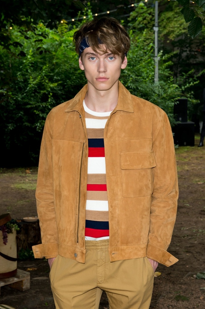 Fotoservizio/SS 2017/MEN/DONDUP/DP2/11