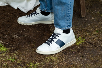 Fotoservizio/SS 2017/MEN/DONDUP/DP2/15
