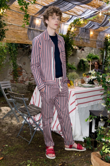 Fotoservizio/SS 2017/MEN/DONDUP/DP2/23