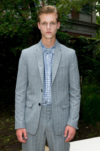 Fotoservizio/SS 2017/MEN/DONDUP/DP2/31