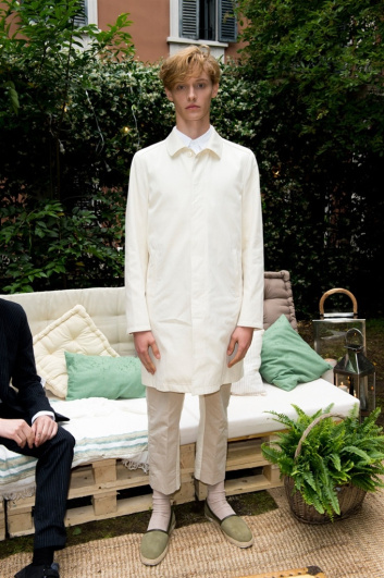 Fotoservizio/SS 2017/MEN/DONDUP/DP2/34
