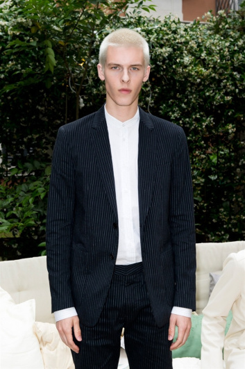 Fotoservizio/SS 2017/MEN/DONDUP/DP2/38