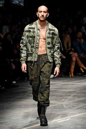 Fotoservizio/SS 2017/MEN/MARCELO BURLON COUNTY OF MILAN/DP2/3