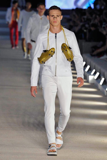 Fotoservizio/SS 2017/MEN/DIRK BIKKEMBERGS/DP2/0