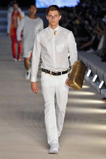 Fotoservizio/SS 2017/MEN/DIRK BIKKEMBERGS/DP2/1