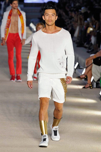 Fotoservizio/SS 2017/MEN/DIRK BIKKEMBERGS/DP2/2