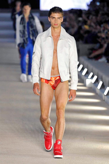 Fotoservizio/SS 2017/MEN/DIRK BIKKEMBERGS/DP2/4