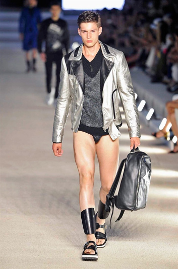 Fotoservizio/SS 2017/MEN/DIRK BIKKEMBERGS/DP2/12
