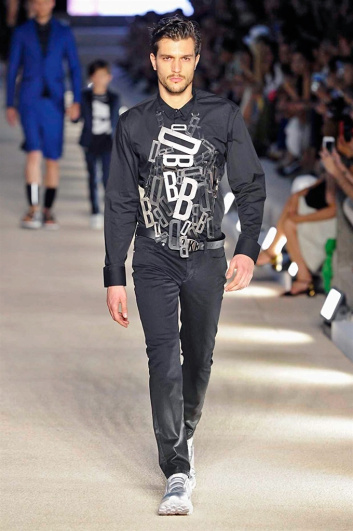 Fotoservizio/SS 2017/MEN/DIRK BIKKEMBERGS/DP2/13