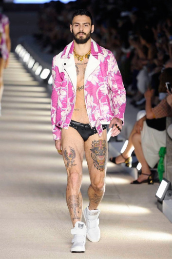 Fotoservizio/SS 2017/MEN/DIRK BIKKEMBERGS/DP2/17