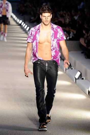 Fotoservizio/SS 2017/MEN/DIRK BIKKEMBERGS/DP2/0