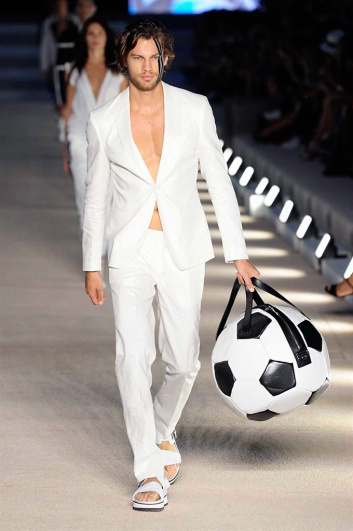 Fotoservizio/SS 2017/MEN/DIRK BIKKEMBERGS/DP2/2