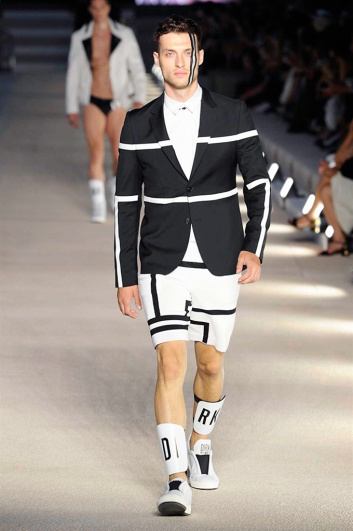 Fotoservizio/SS 2017/MEN/DIRK BIKKEMBERGS/DP2/4